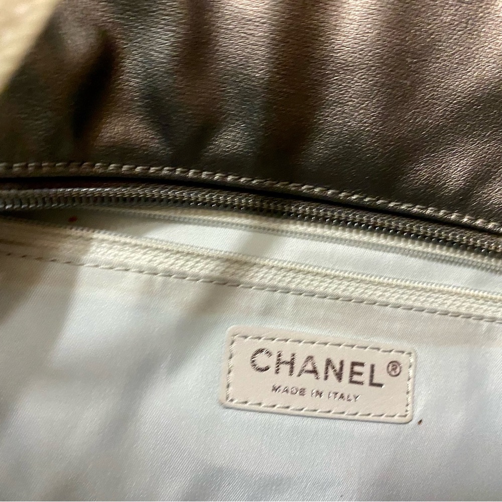 CHANEL Metallic Silver and Cream Tote Bag - Picture 14 of 16